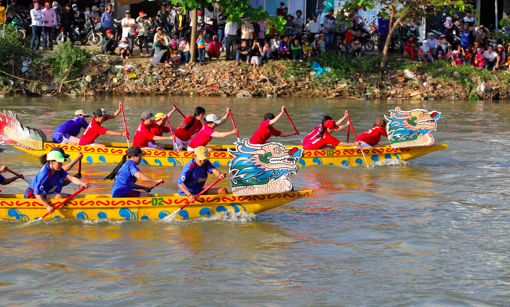 lễ hội đua thuyền tại Bình Định