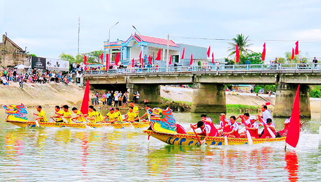 Lễ hội đua thuyền - lễ hội dân gian tại Bình Định 